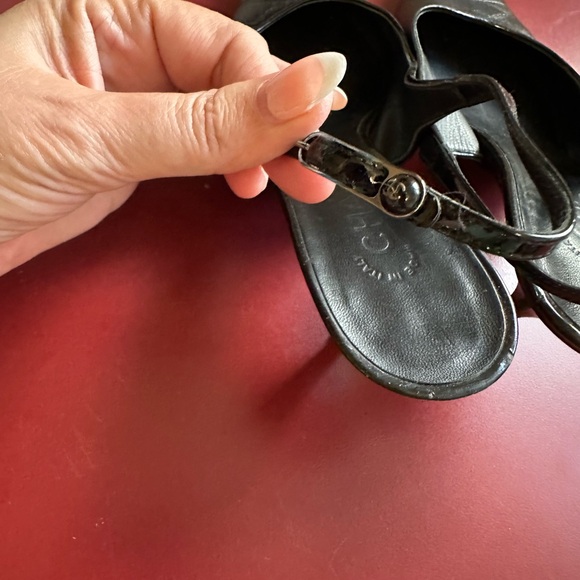 Gorgeous Chanel Black Slingback Heels. Size 38. Signature Logo. - Picture 6 of 9